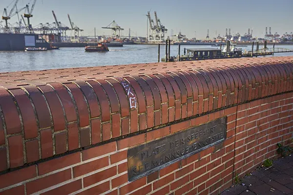 Elbmeile QR-Code 3 - Platz der Seefahrt