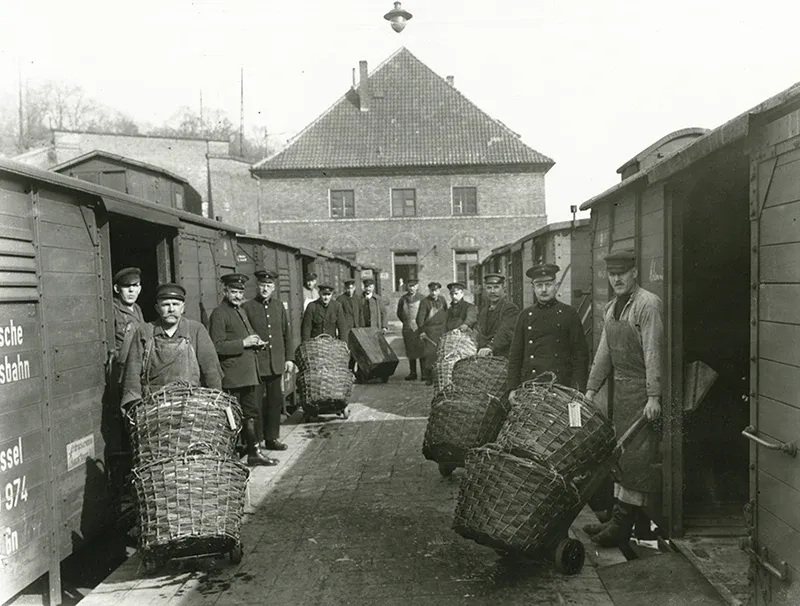 Hafenbahnhof - Elbmeile Hamburg