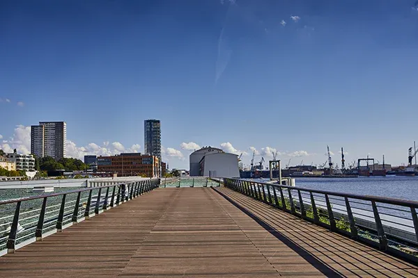 QR-Punkt 30 Cruise Center Altona
