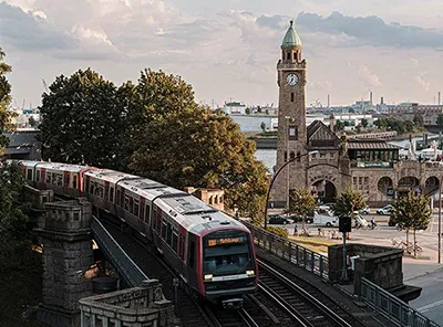 Elbmeile Hamburg - Anfahrt über die Landungsbrücken