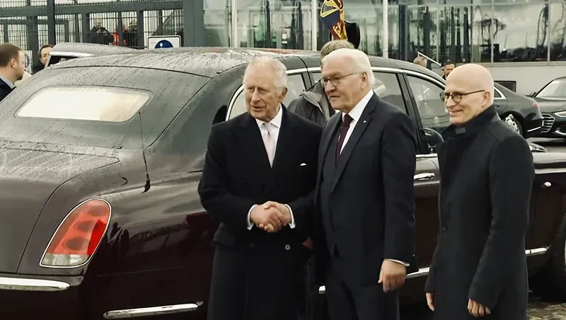 König Charles auf der Elbmeile
