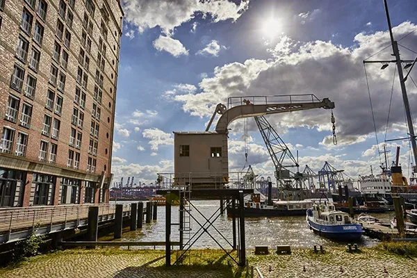 QR-Punkt 52 Museumshafen – Kräne