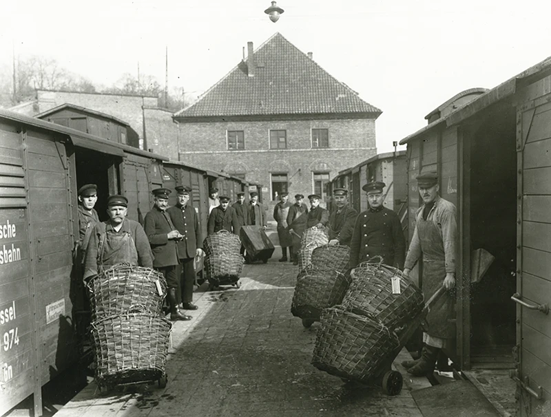 Hafenbahnhof - Elbmeile Hamburg