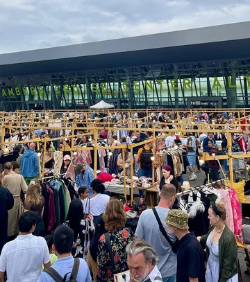 Nachtflohmarkt auf der elbmeile